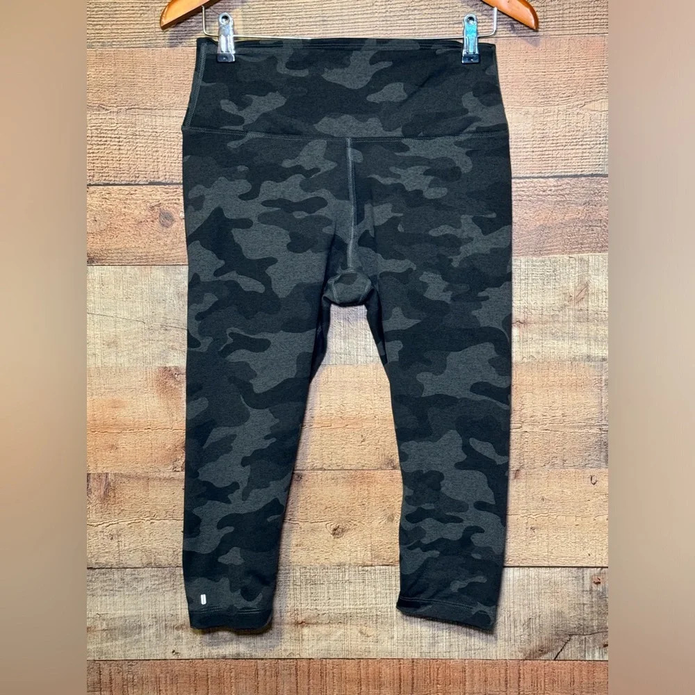 NoBull Camo Gray/Balck Legging Women’s size Large Active Athletic